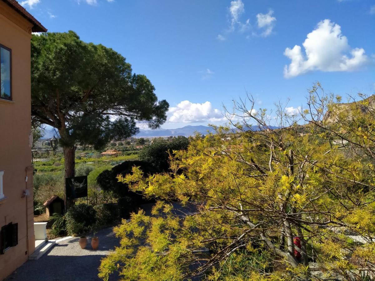 Villa Paladino Solunto Санта Флавия Екстериор снимка
