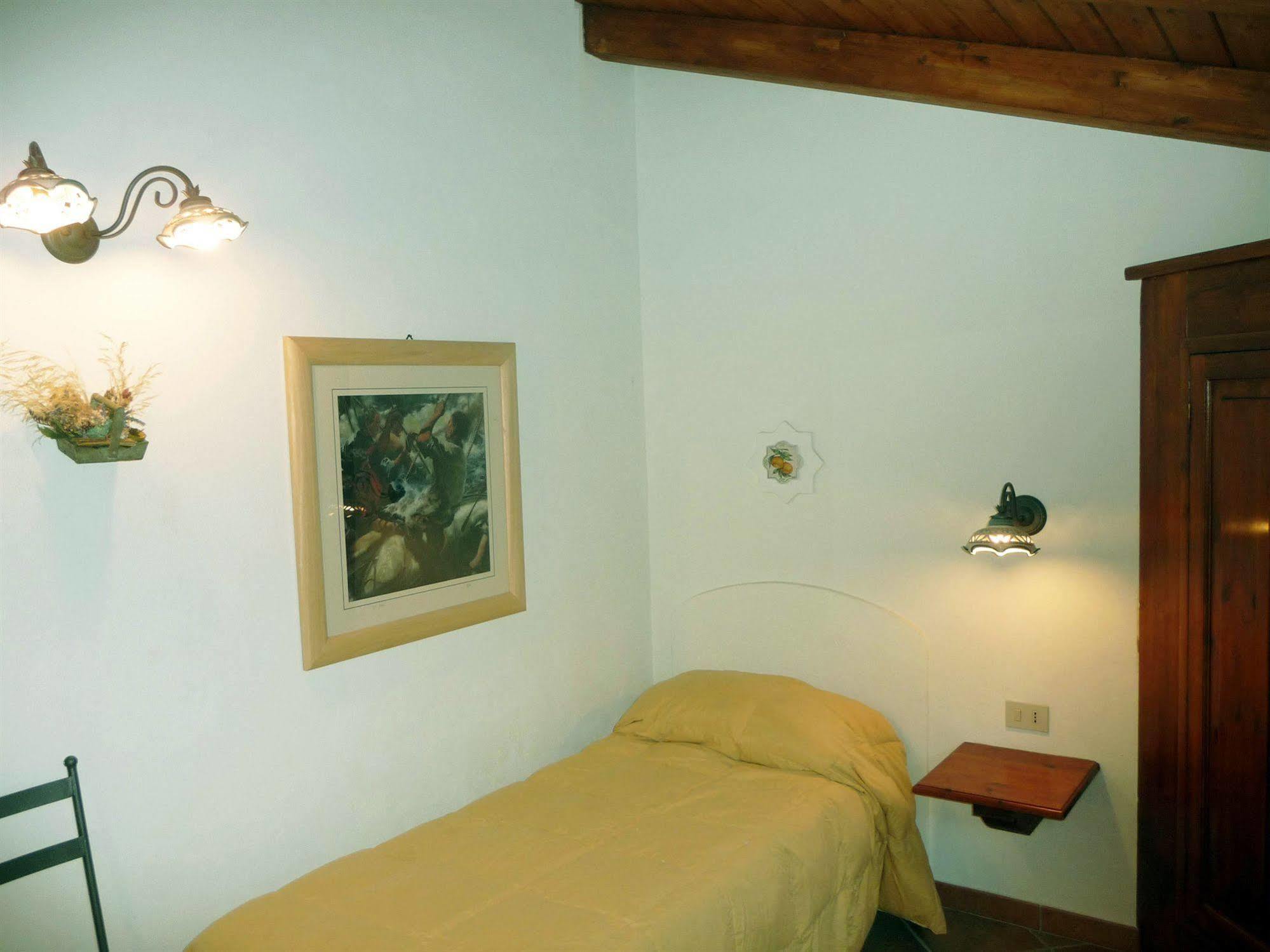 Villa Paladino Solunto Санта Флавия Екстериор снимка